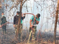 Tiga Hari Berjibaku, Yonif TP 851/BBC Bersama Tim Gabungan Kendalikan Karhutla KITB Siak