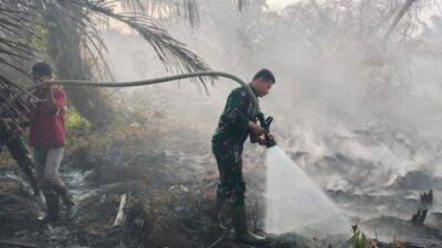 Cegah Api Meluas, Kodam XIX/Tuanku Tambusai Intensifkan Patroli dan Pemadaman di Siak